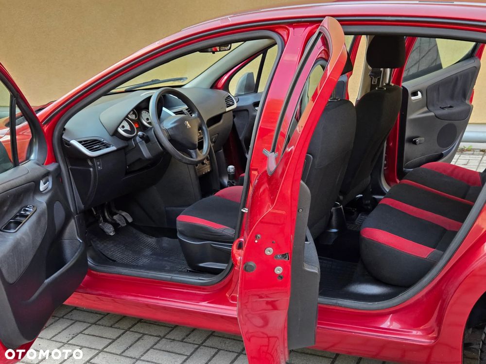 Peugeot 207 1.4 16V Presence - 22