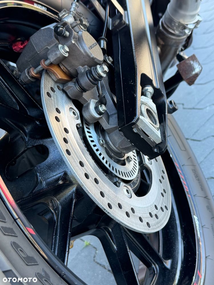 Suzuki V-STROM - 12