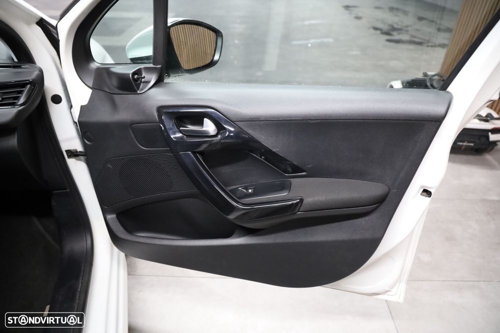 Peugeot 208 1.6 BlueHDi Style - 9