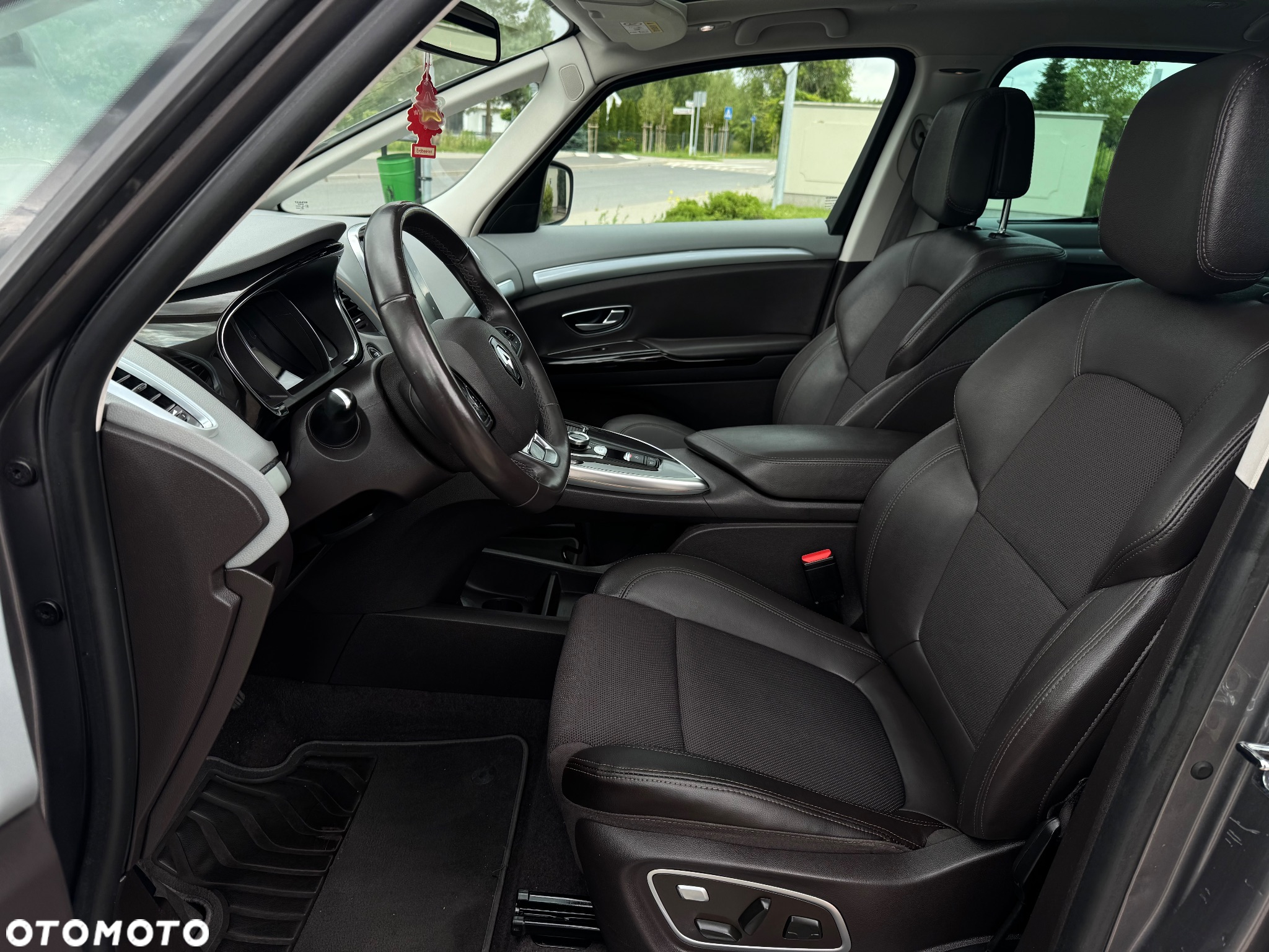 Renault Espace 1.6 dCi Energy Initiale Paris EDC 7os - 29