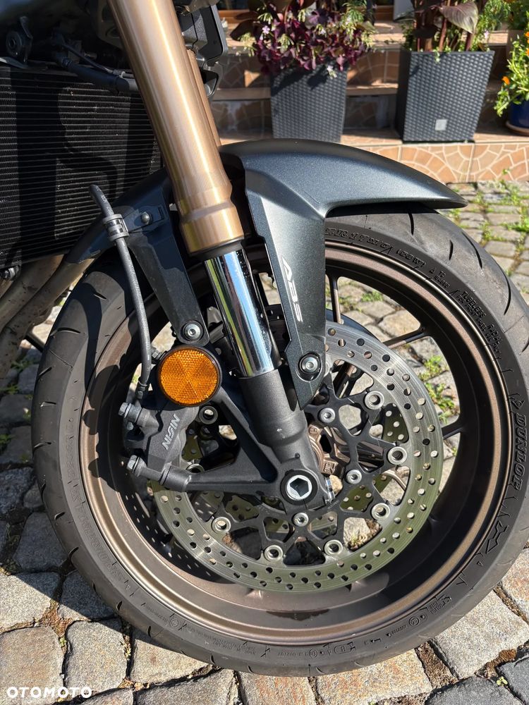 Honda CB - 11