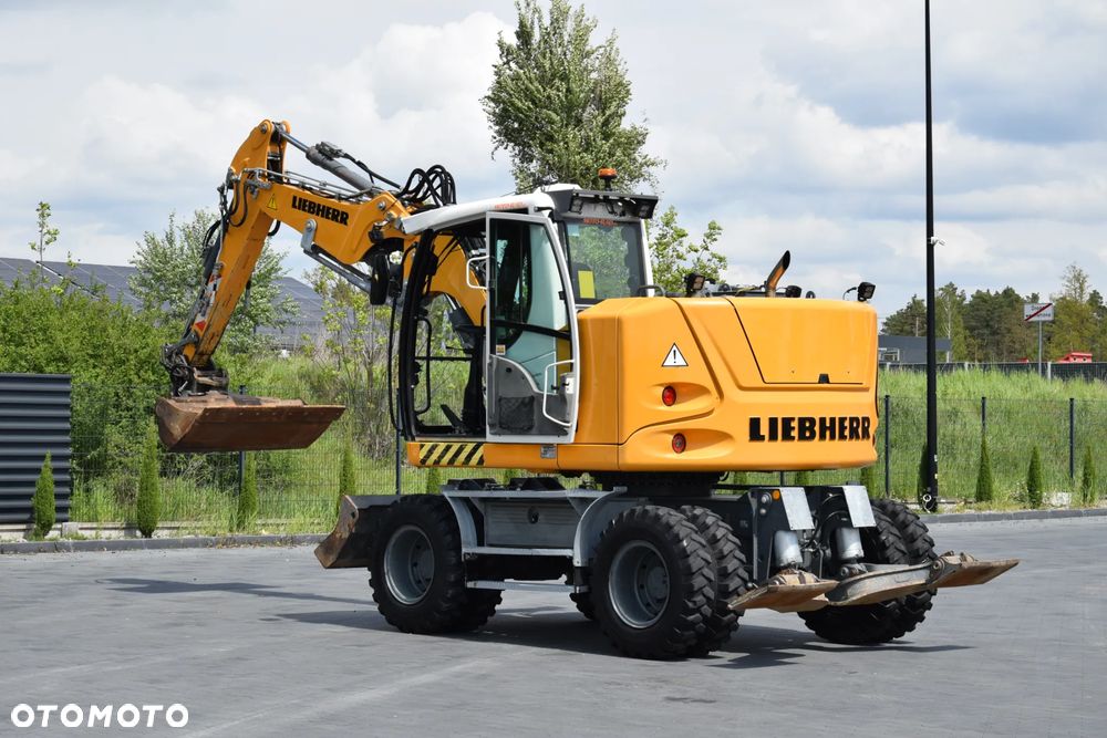 Liebherr A910 COMPACT / KOPARKA KOŁOWA / KABINA / KLIMATYTZACJA / SPYCH / PODPORY / DODATKOWY OSPRZĘT / SPROWADZONA - 23