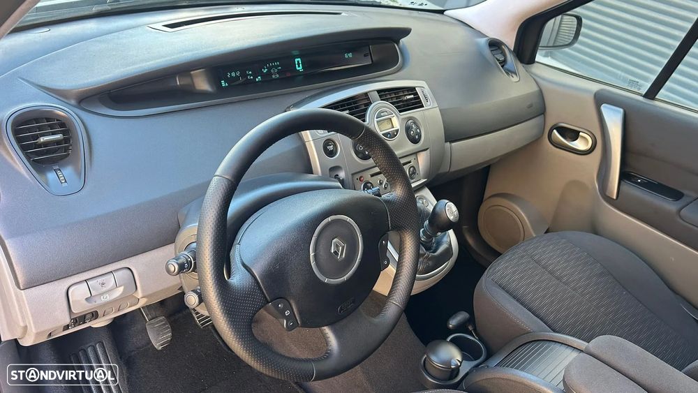 Renault Scénic 1.5 dCi Dynamique S - 11