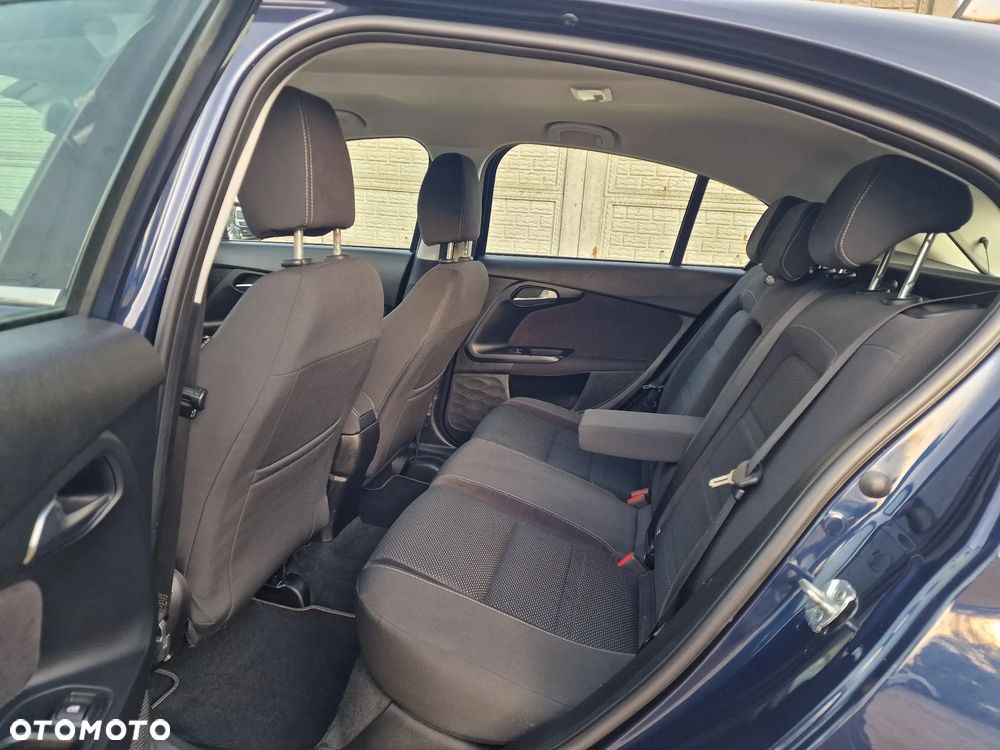Fiat Tipo 1.6 MultiJet 16v Lounge - 16
