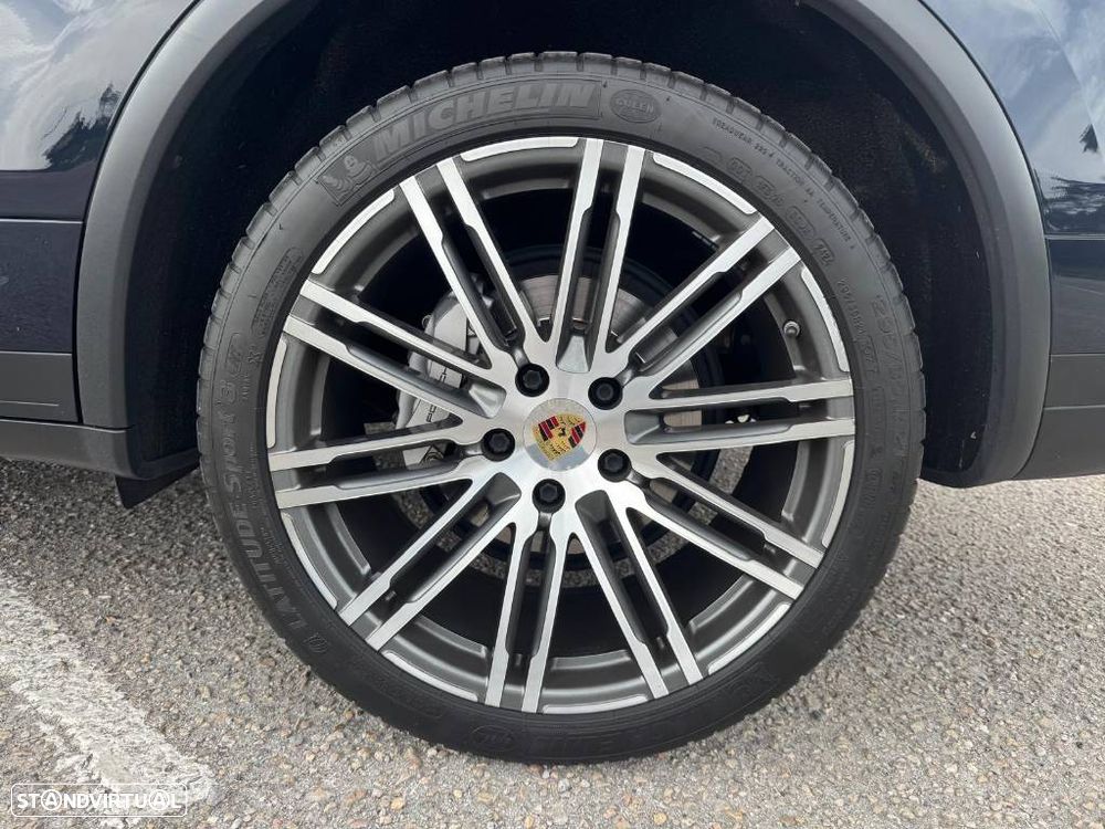 Porsche Cayenne S - 8