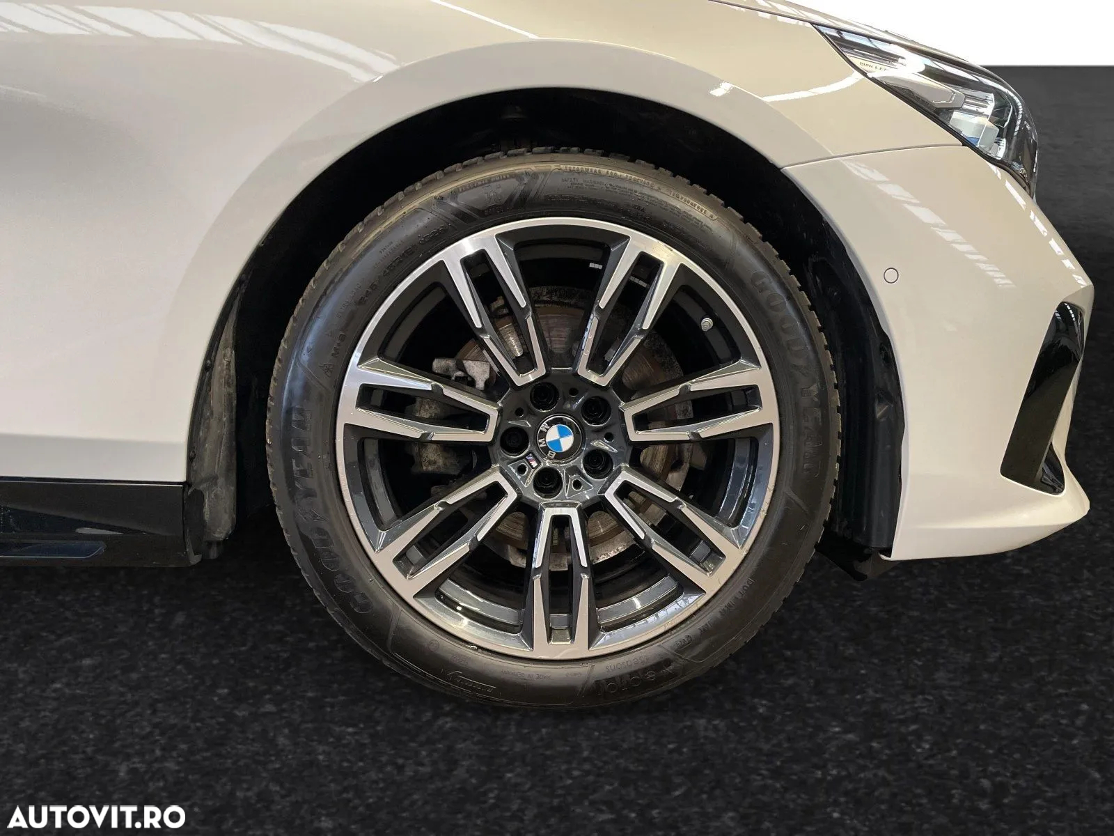 BMW Seria 5 520d xDrive AT MHEV - 14