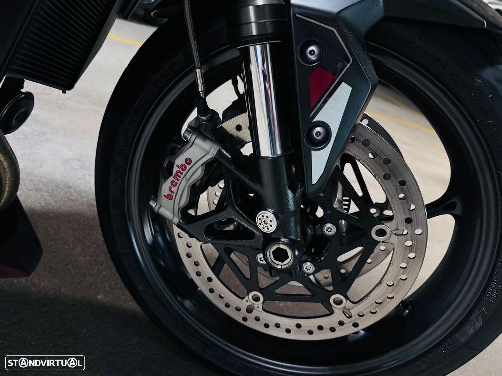 Triumph Street Triple - 9