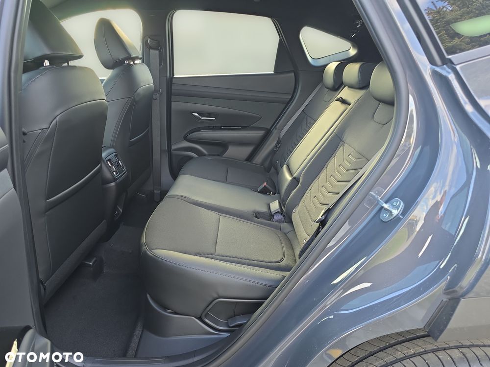 Hyundai Tucson 1.6 T-GDi HEV Executive 4WD - 11