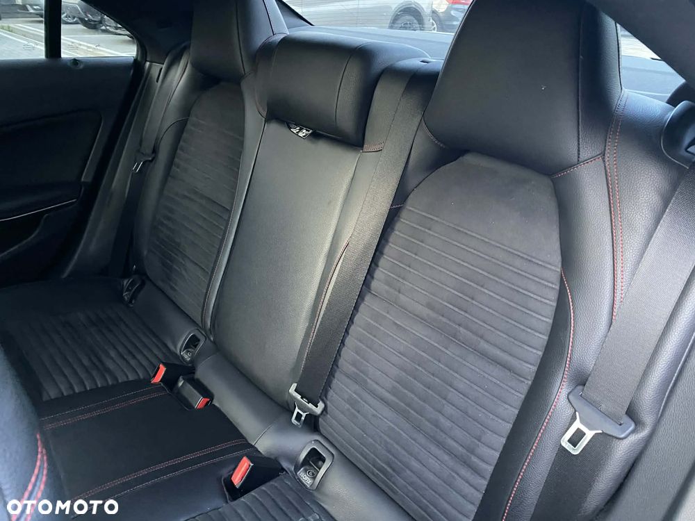 Mercedes-Benz CLA 220 CDI 7G-DCT AMG Line - 14