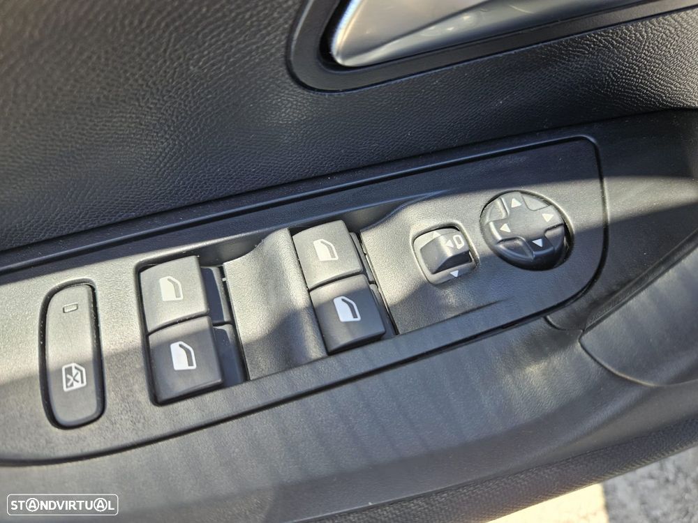 Peugeot 2008 1.2 PureTech Active Pack - 43