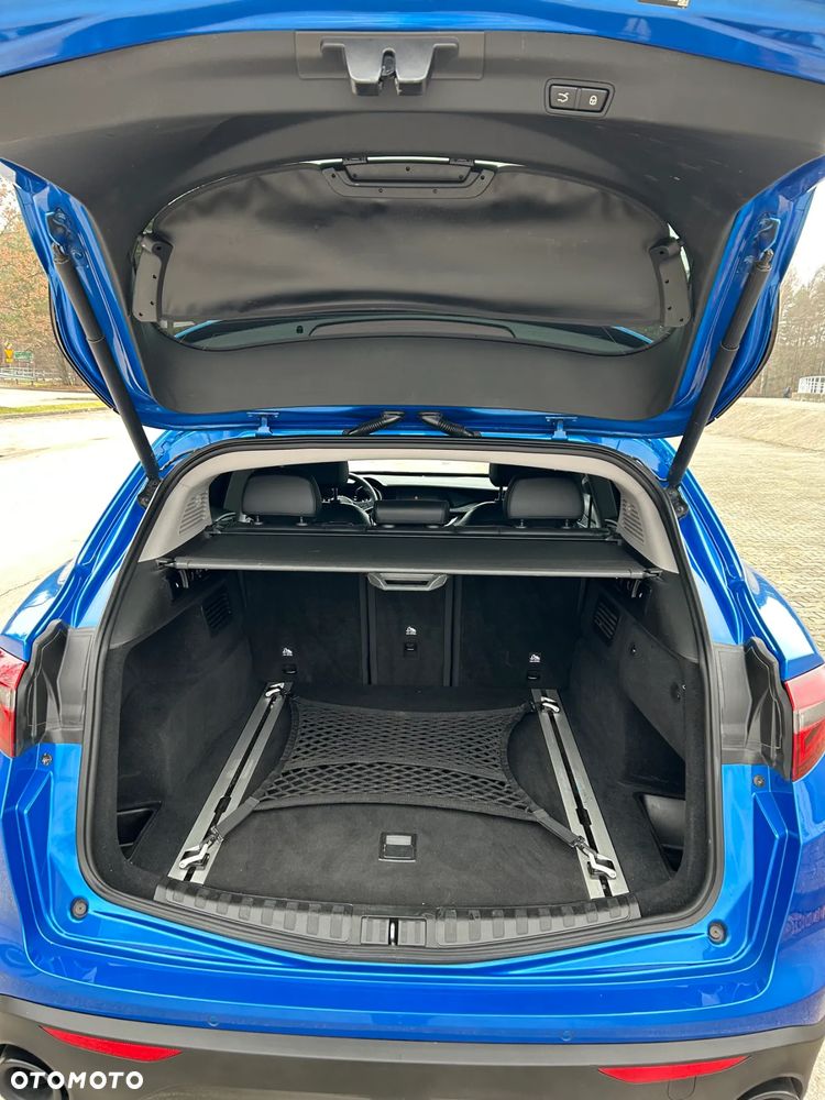 Alfa Romeo Stelvio 2.0 Turbo 16V AT8-Q4 Sprint - 13