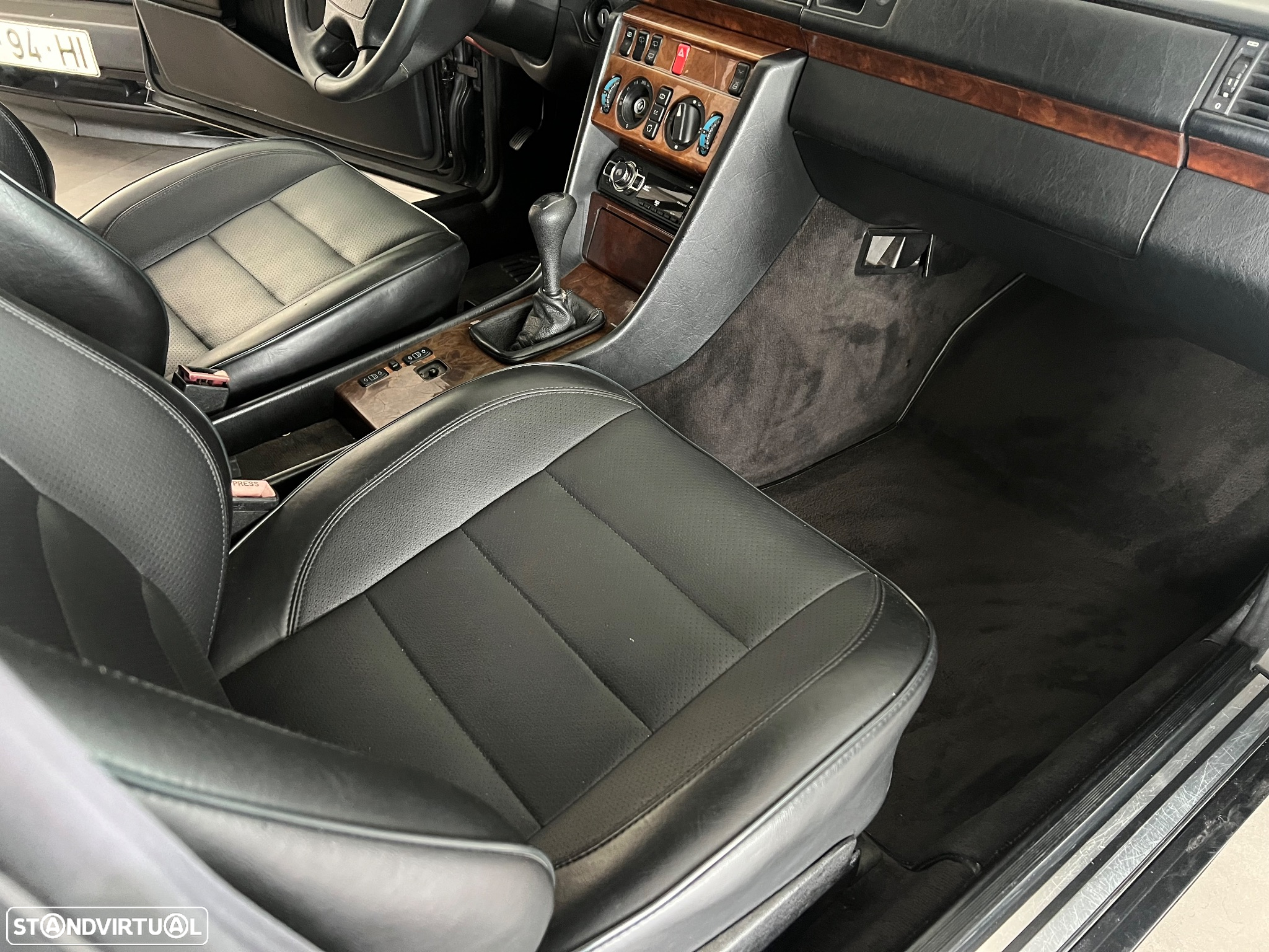 Mercedes-Benz E 250 D Turbo - 12