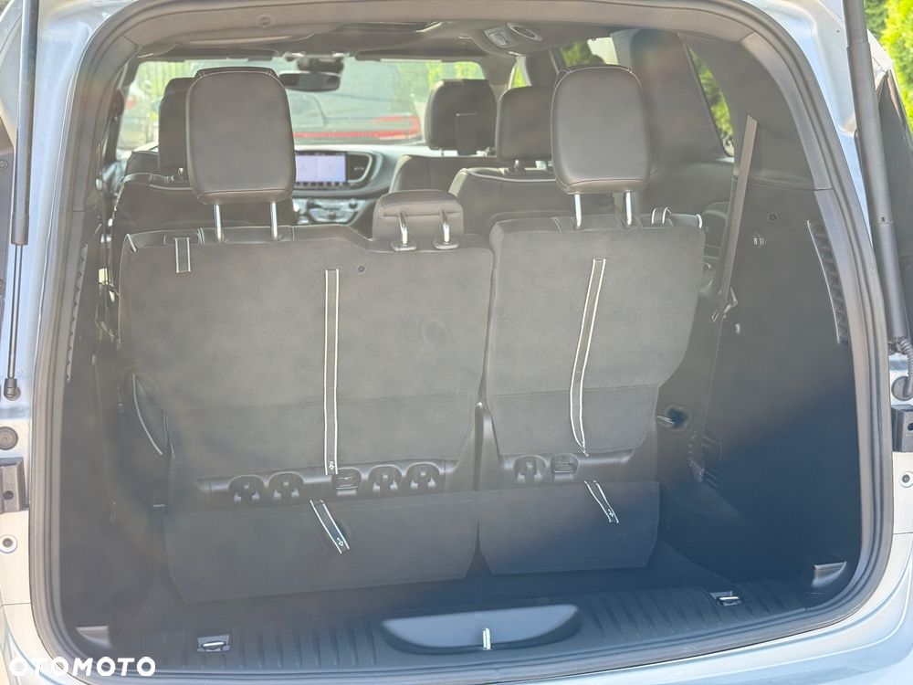 Chrysler Pacifica - 32