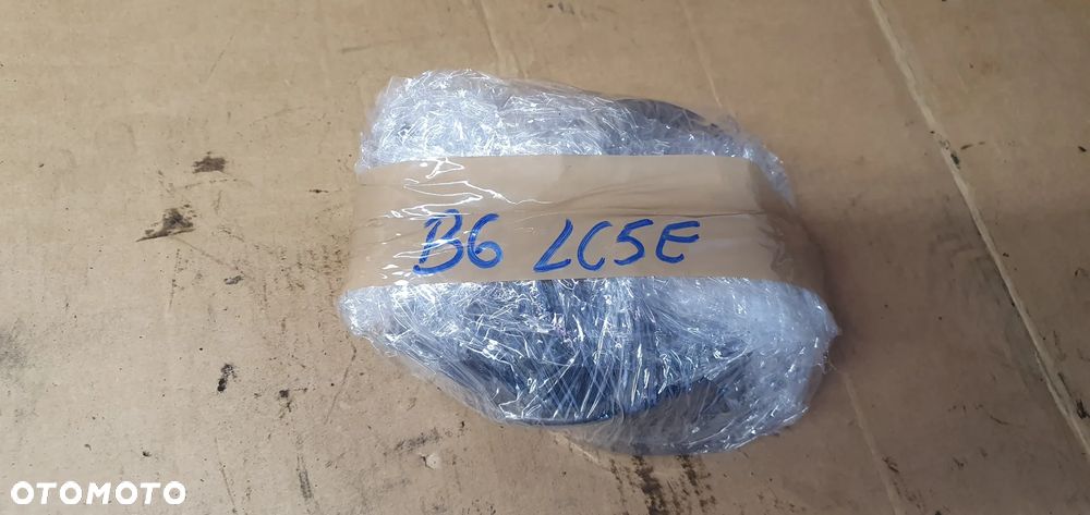 Klapka wlewu paliwa VW Passat B6 LC5E 3C9809857 3C0010650R - 10