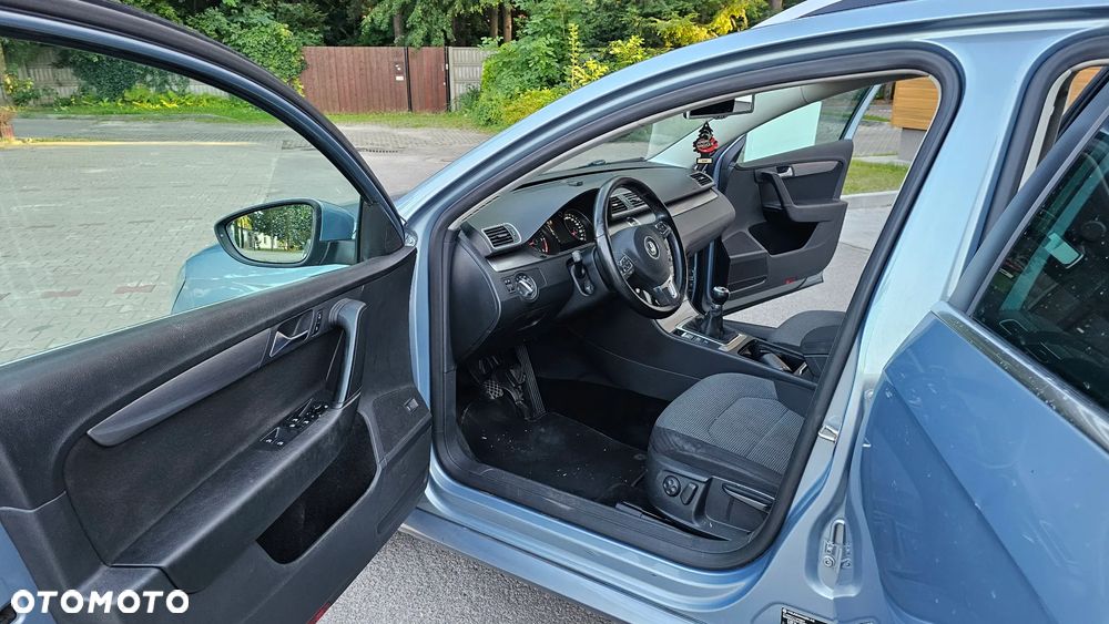 Volkswagen Passat 2.0 TDI Comfortline - 6