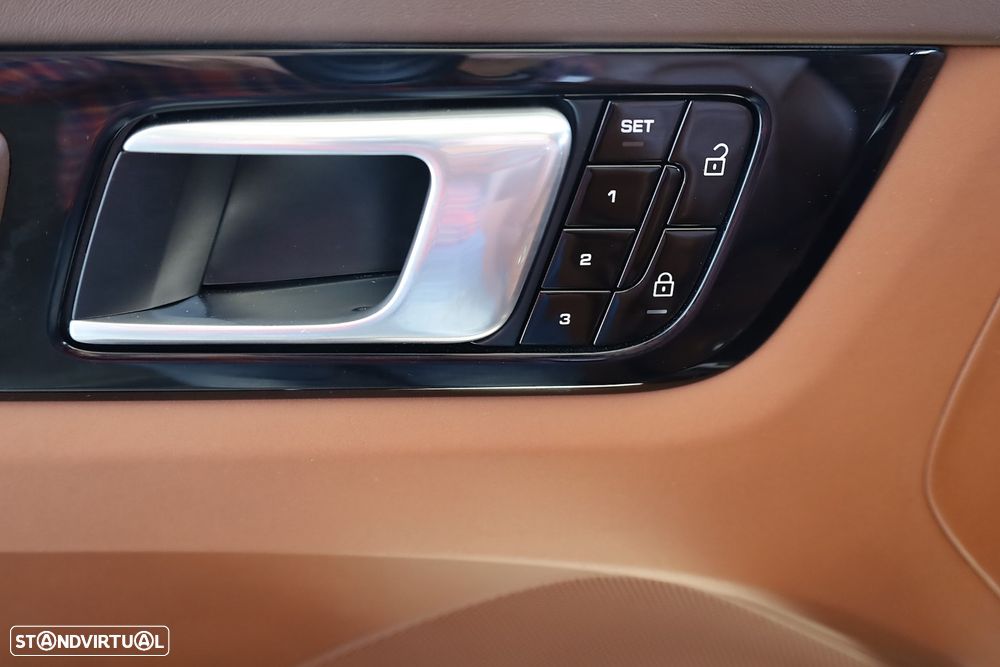 Porsche Cayenne Turbo - 47