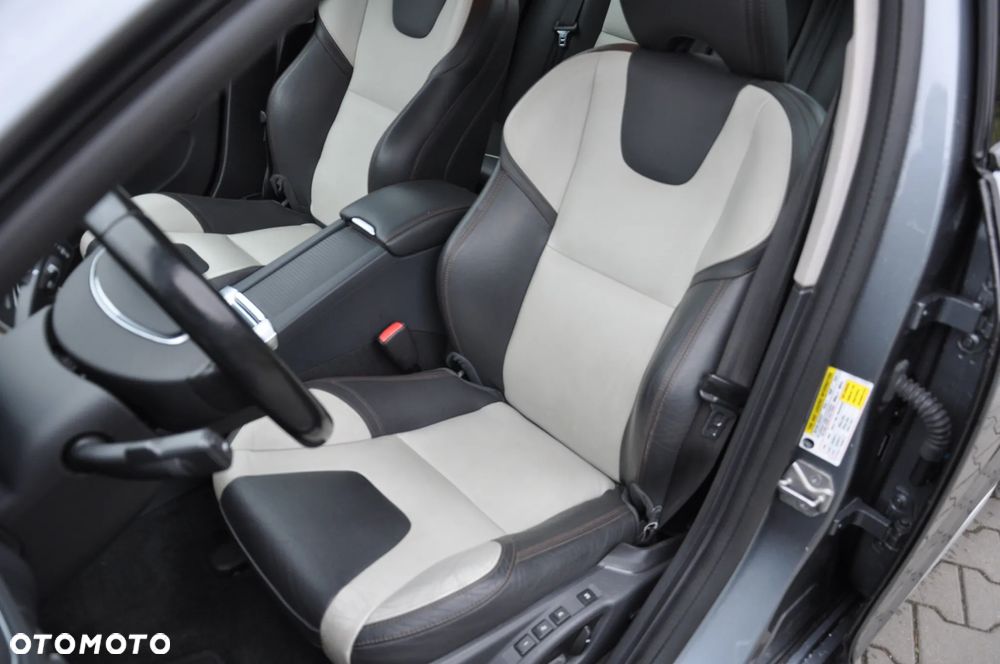 Volvo S60 T5 AWD Summum - 26