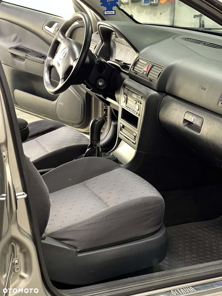 Skoda Octavia 1.9 TDI Tour Plus - 11