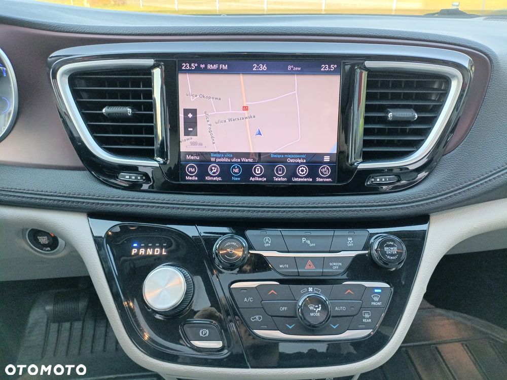 Chrysler Pacifica - 19