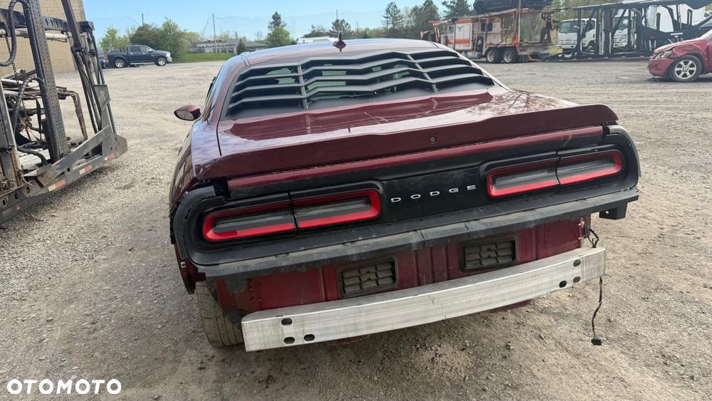 Dodge Challenger - 24