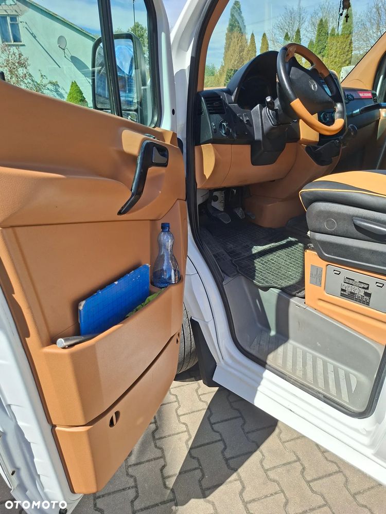 Mercedes-Benz Sprinter - 16