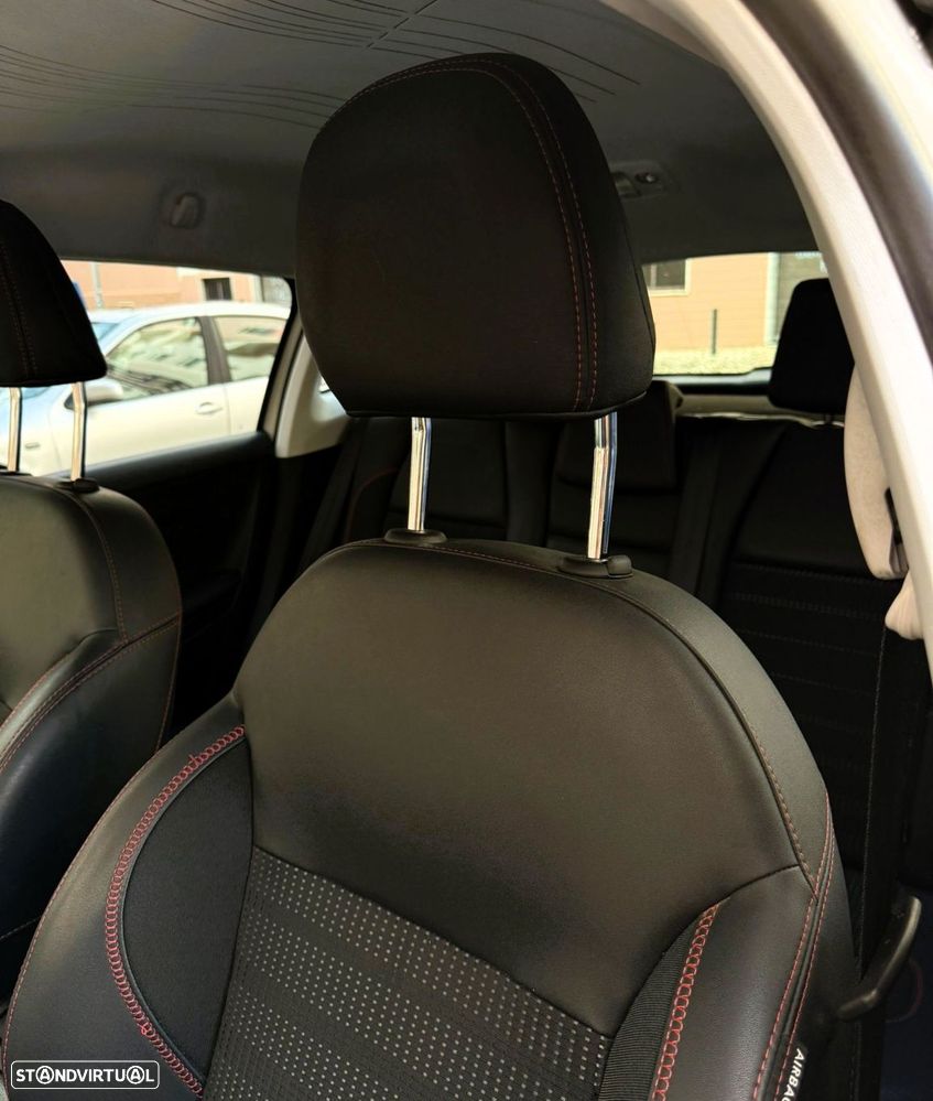 Peugeot 2008 1.2 PureTech GT Line - 13