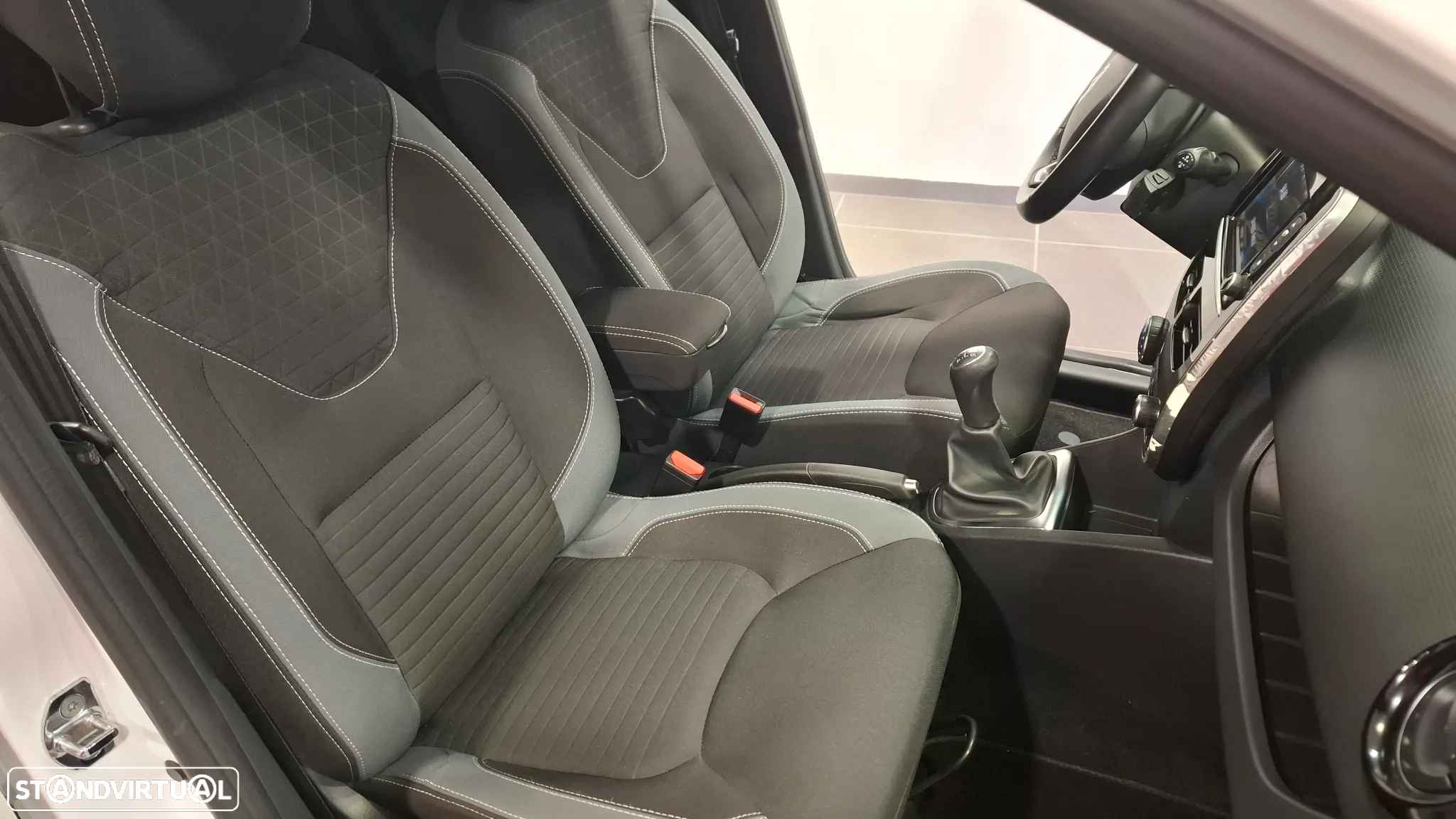 Renault Clio 0.9 TCe Limited Edition - 16