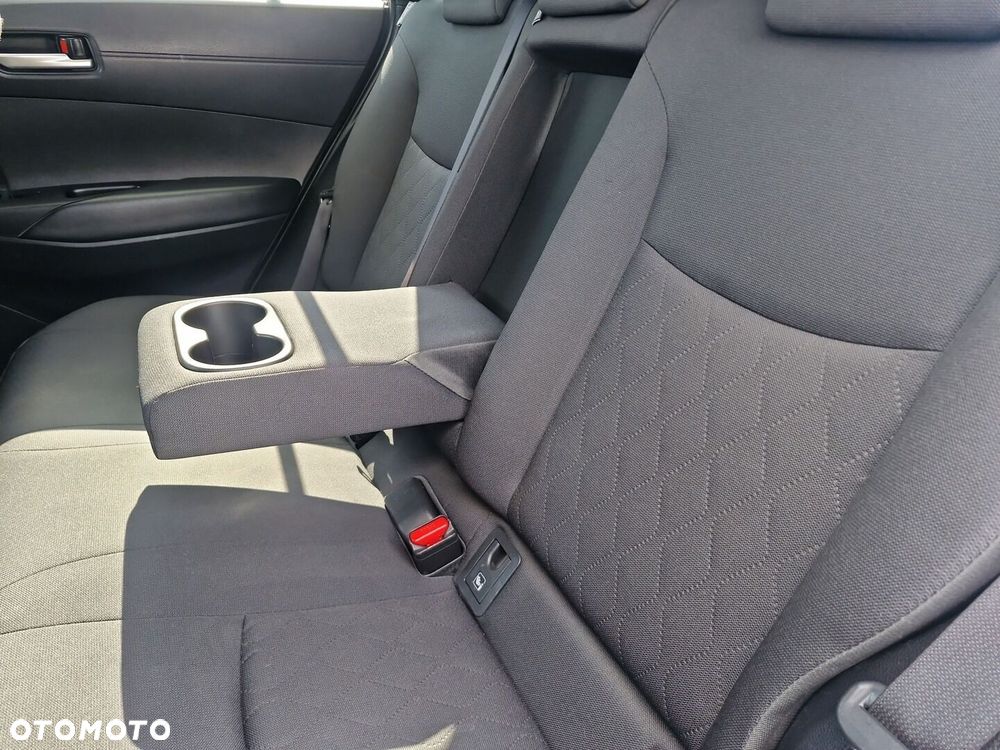 Toyota Corolla Cross - 13