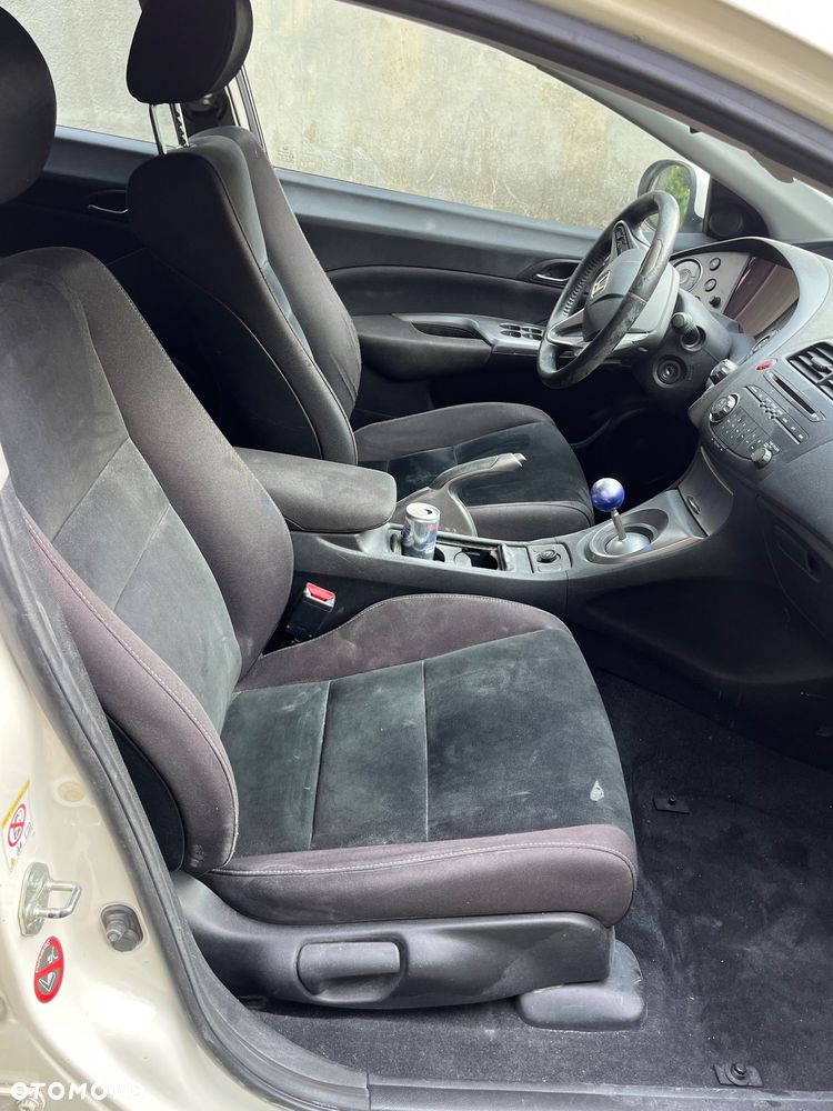 Honda Civic 1.8 Executive - 8