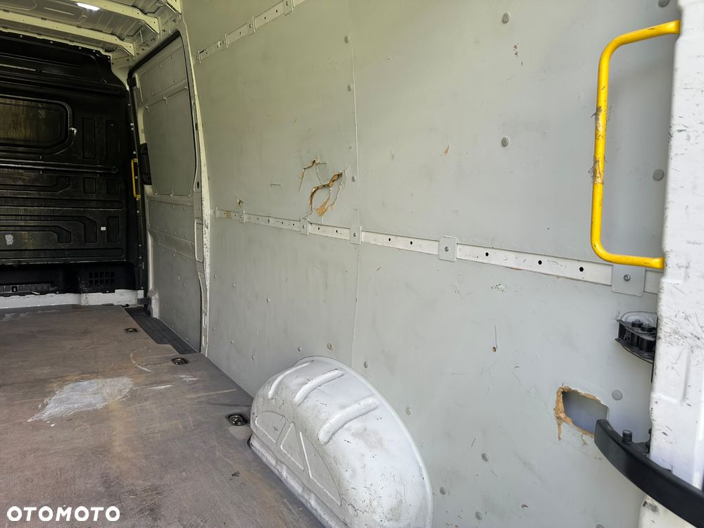 Volkswagen Crafter MAXI L4 2.0 diesel 177kM 2018 rok, WEBASTO, HAK, KAMERA-PEŁNA OPCJA WYPOSAŻENIA, STAN BARDZO DOBRY! - 33