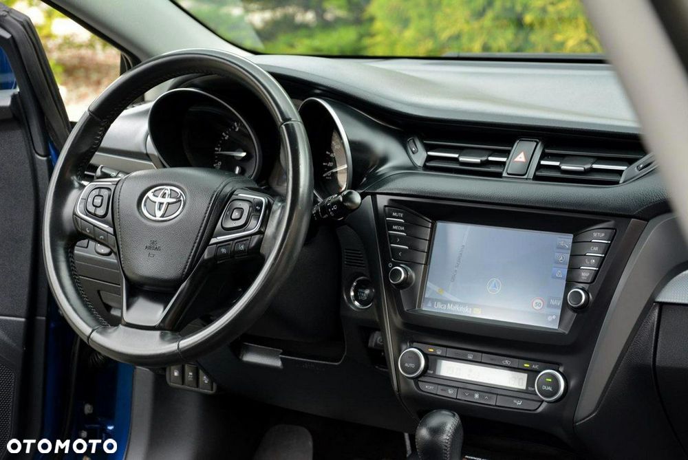 Toyota Avensis 1.8 Sol MS - 24