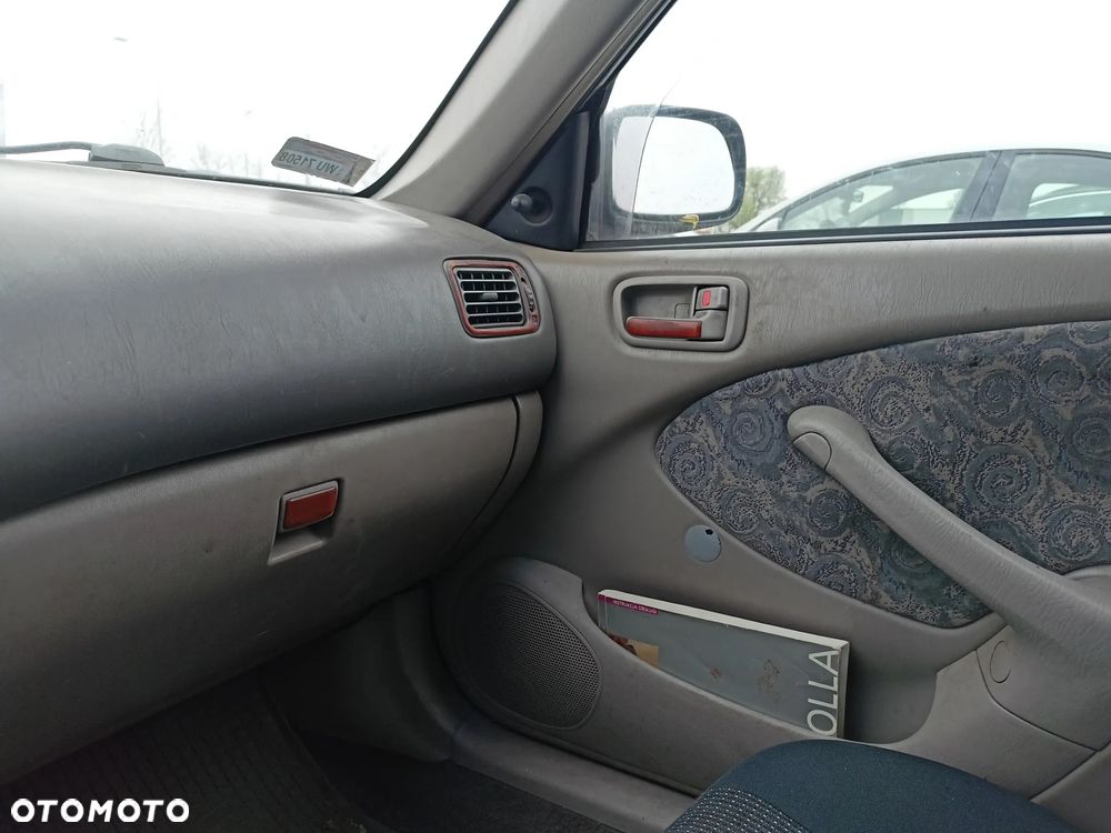 Toyota Corolla - 11