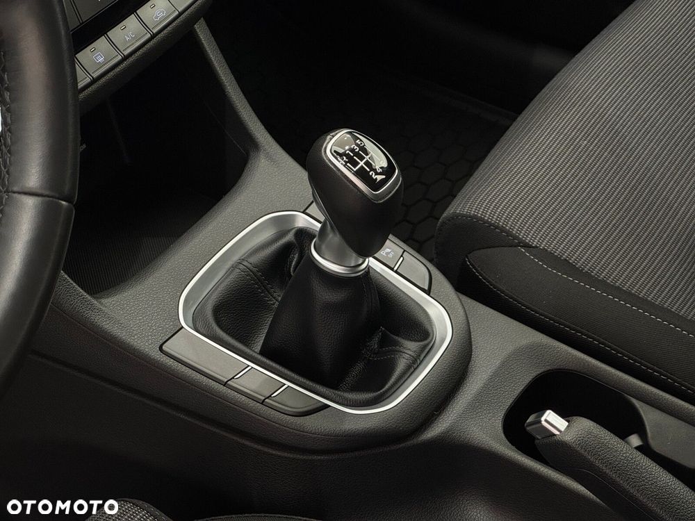 Hyundai i30 1.5 DPI Classic + - 9