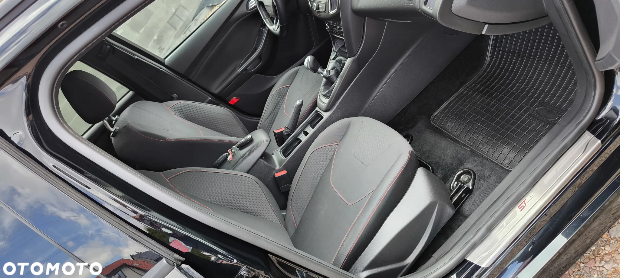 Ford Focus - 32