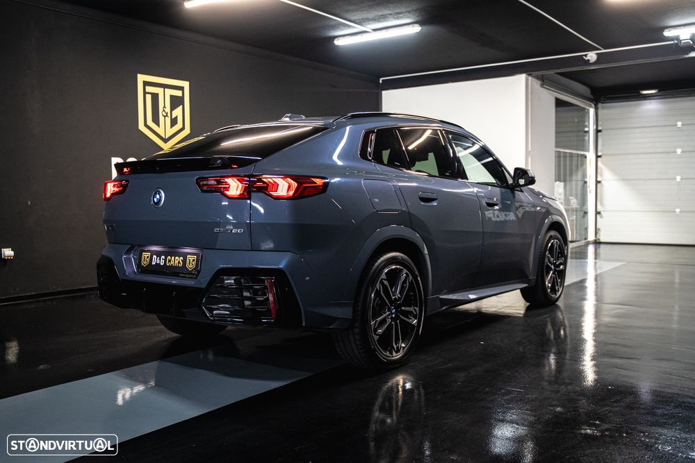 BMW iX2 eDrive20 Pack Desportivo M - 3