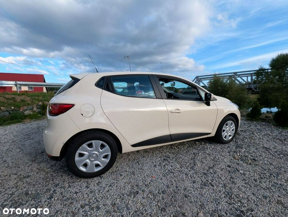 Renault Clio 1.2 16V 75 Expression - 6
