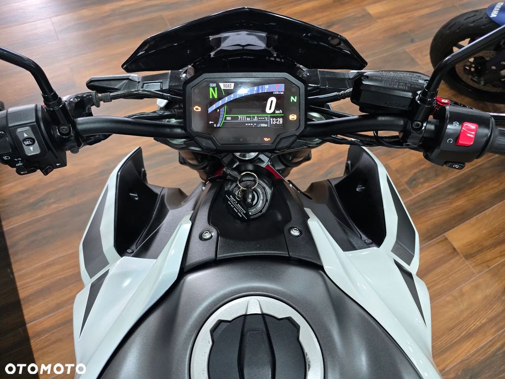 Kawasaki Z - 5