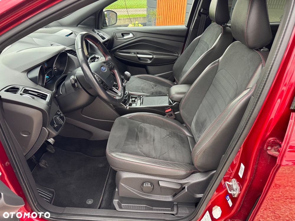 Ford Kuga 1.5 EcoBoost 2x4 ST-Line - 29