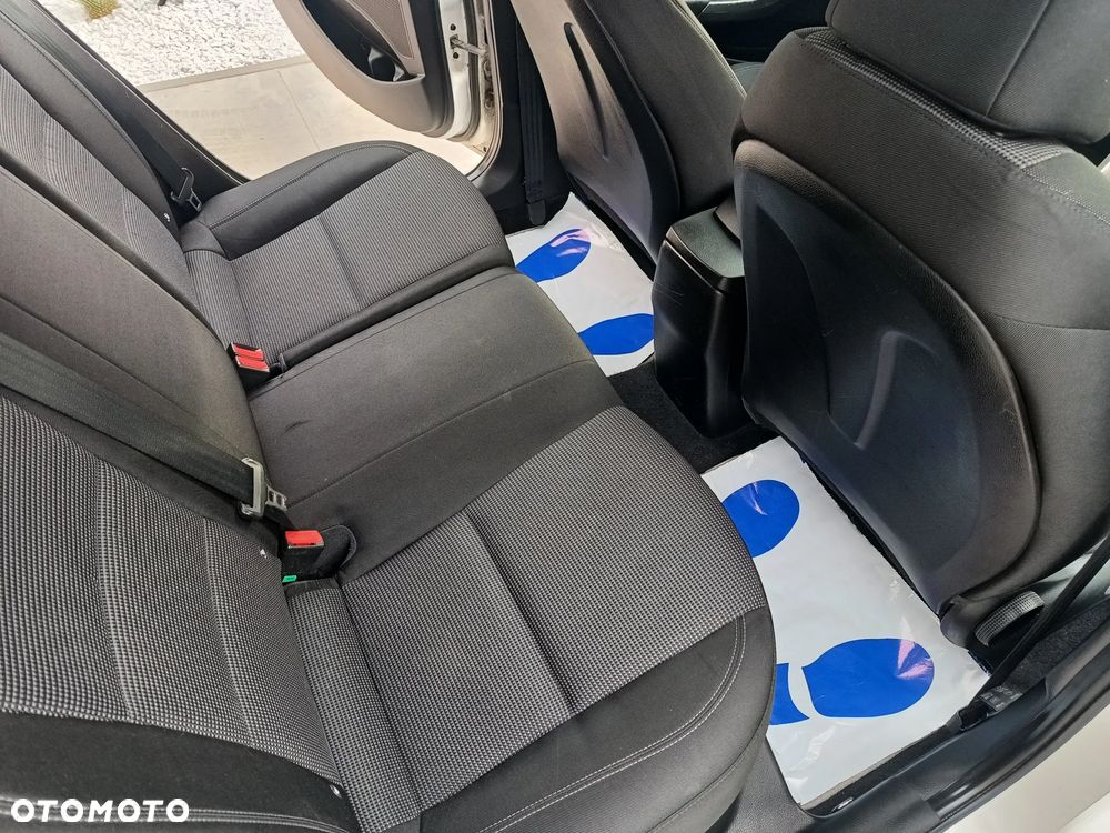 Hyundai i30 blue 1.6 CRDi Style - 33