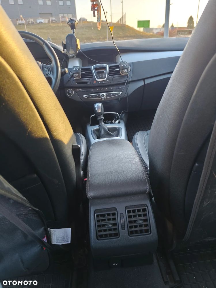 Renault Laguna 2.0 DCi ESPerience - 8