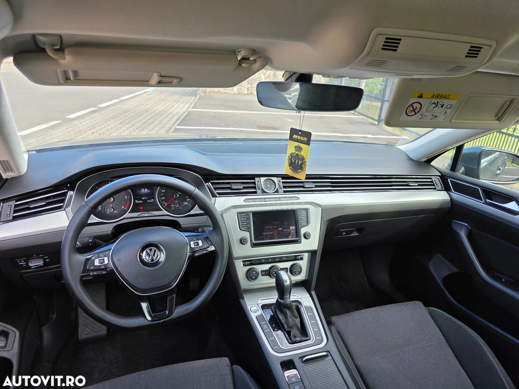 Volkswagen Passat 1.6 TDI (BlueMotion Technology) DSG Trendline - 11