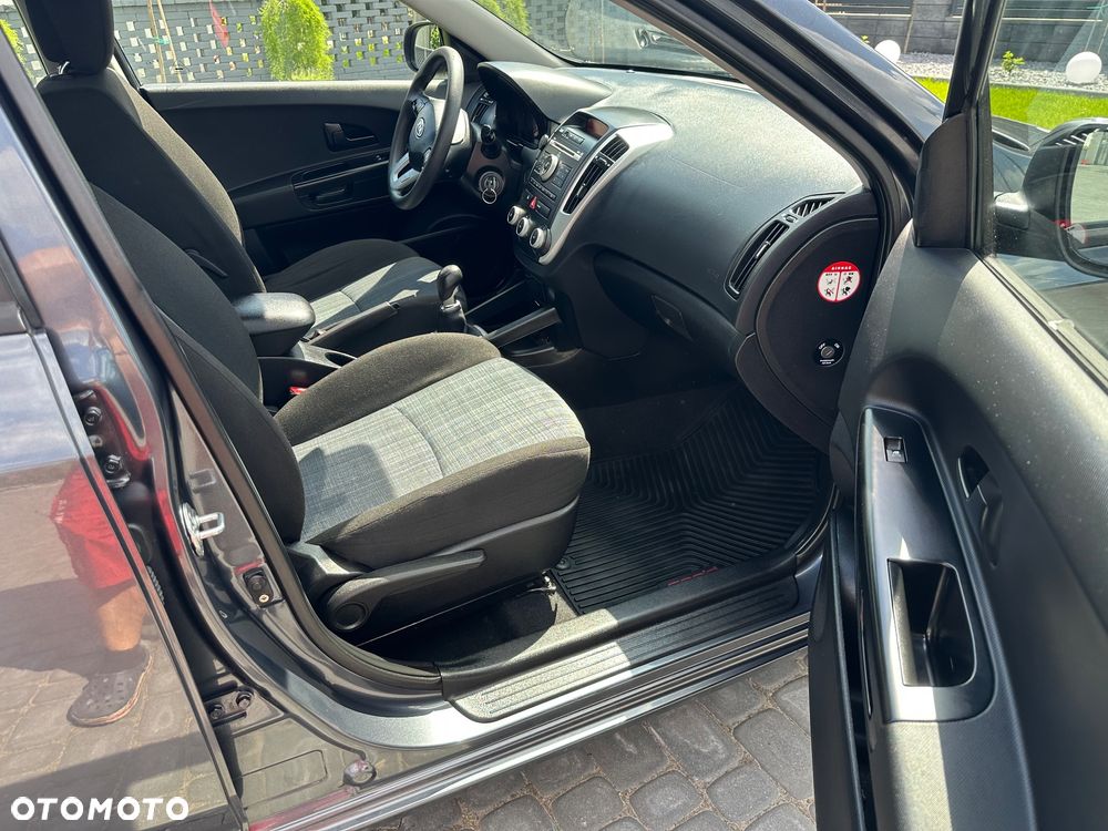 Kia Ceed 1.4 CVVT Spirit - 19