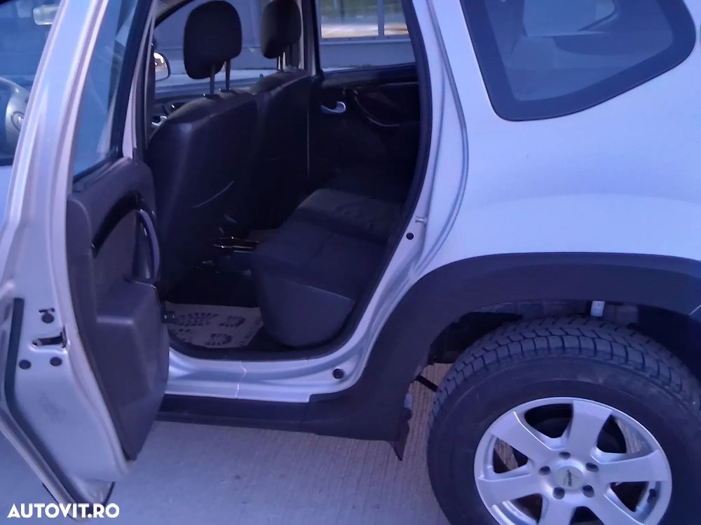 Dacia Duster dCi 110 FAP 4x4 GPS - 8