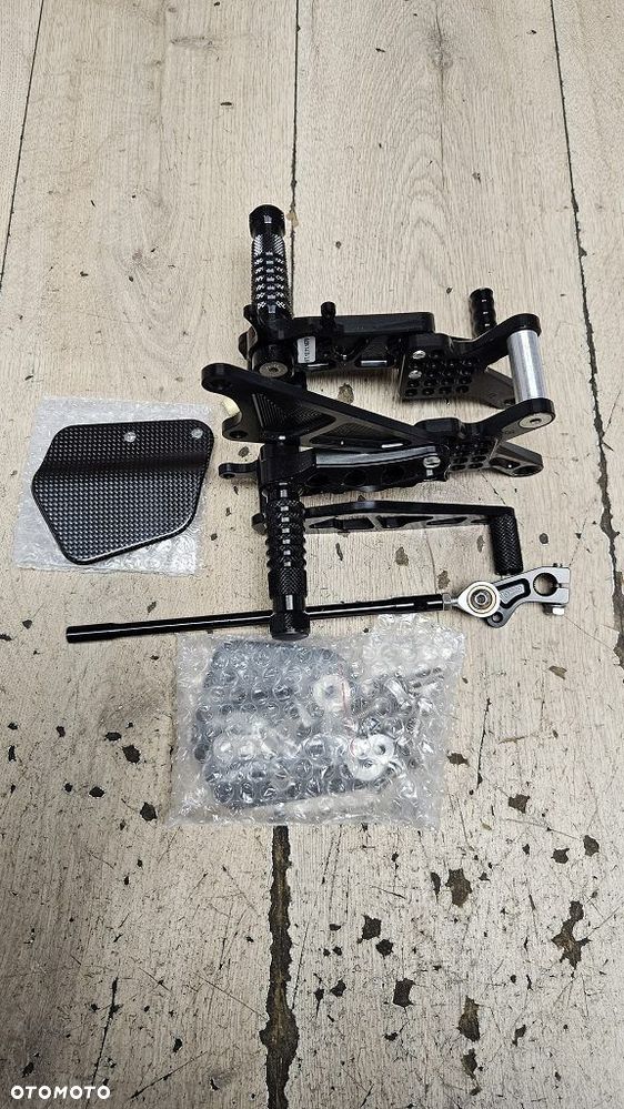 Regulowany zestaw podnóżków AS31GT Gilles Tooling Kawasaki Ninja ZX-10R - 3