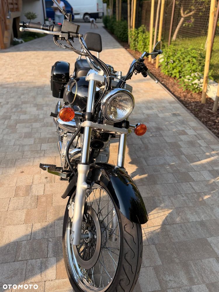 Suzuki Intruder - 15