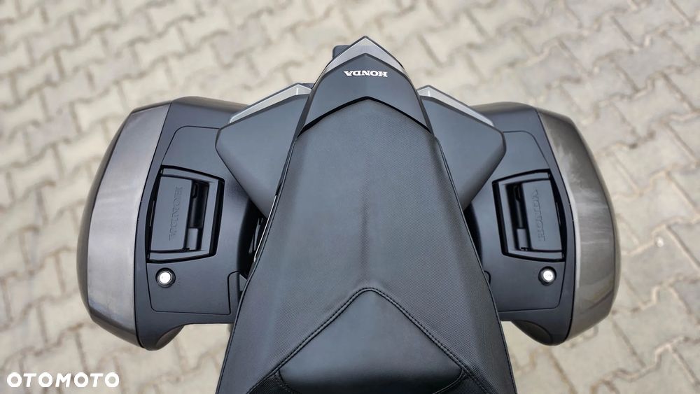 Honda VFR - 15