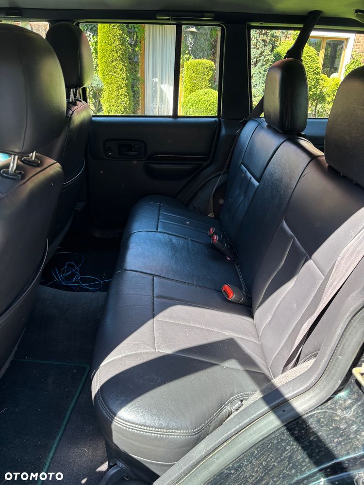 Jeep Cherokee - 10