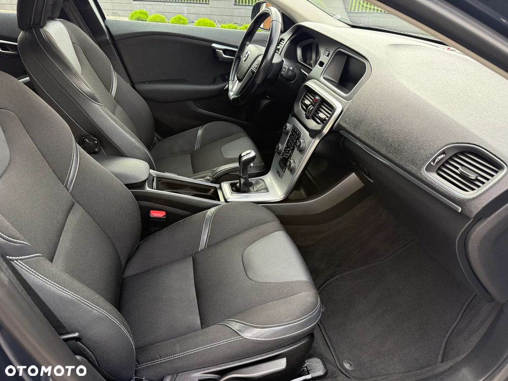 Volvo V40 D2 Summum - 22