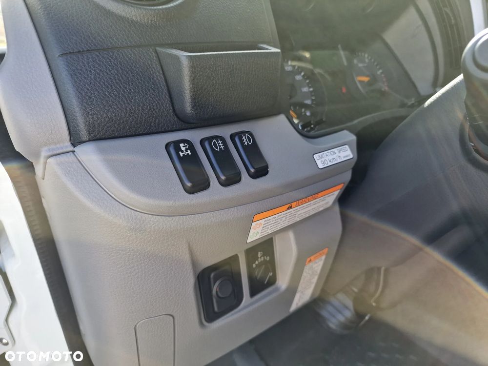 FUSO Canter 9C18 AMT 4x2 - 19