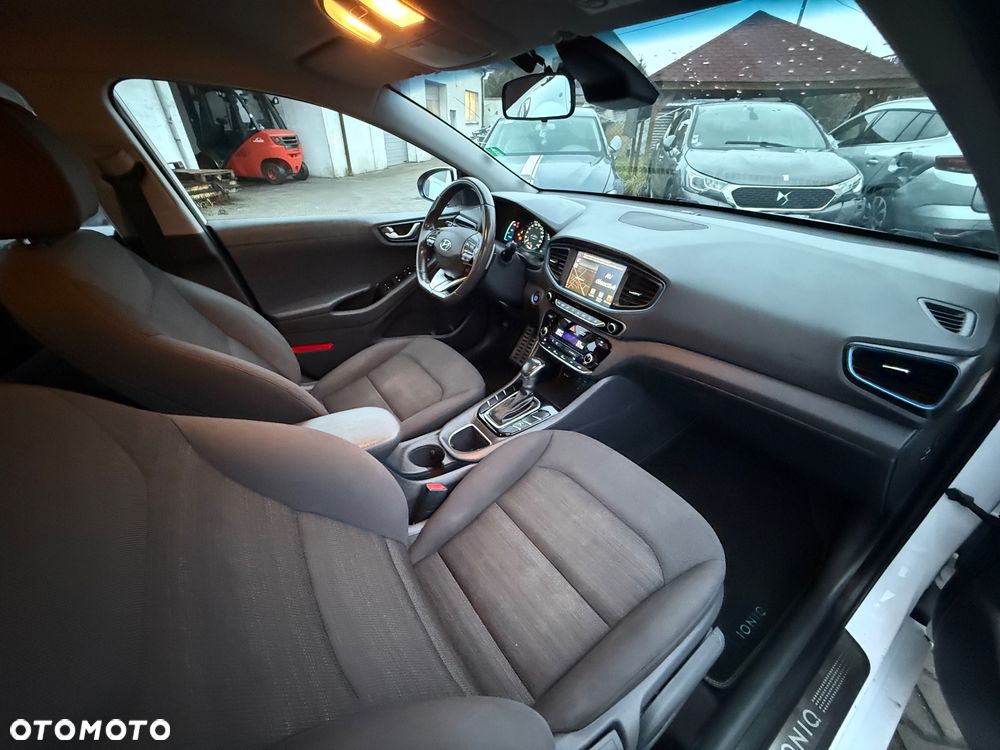 Hyundai IONIQ Hybrid Premium - 16